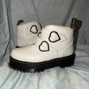 Dr. Martens Devon Heart leather platform buckle boots size 10